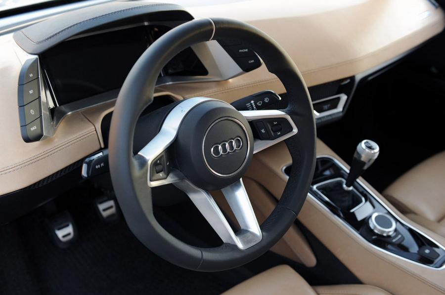 Торпедо Audi Quattro Concept 2010 года  (фото 56 из 119)